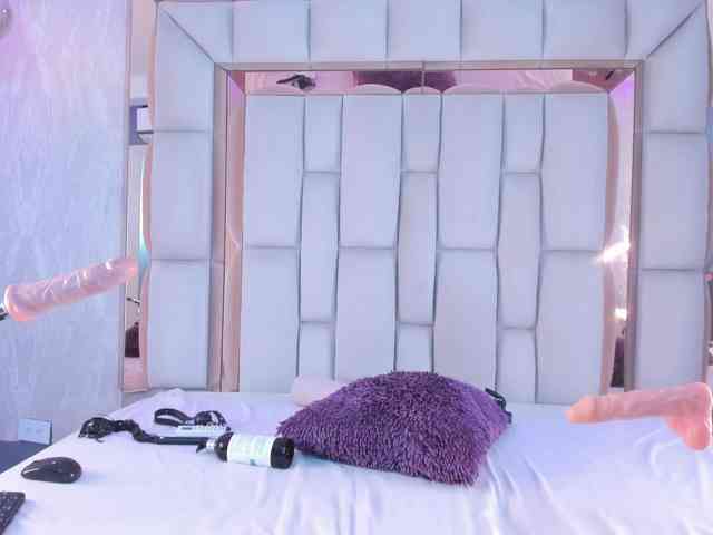 Luna-Belle19 webcam