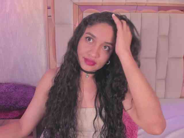 Luna-Belle19 webcam