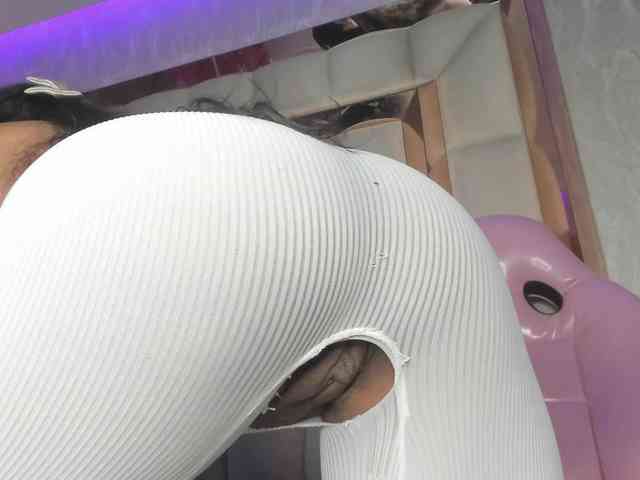 Luna-Belle19 webcam