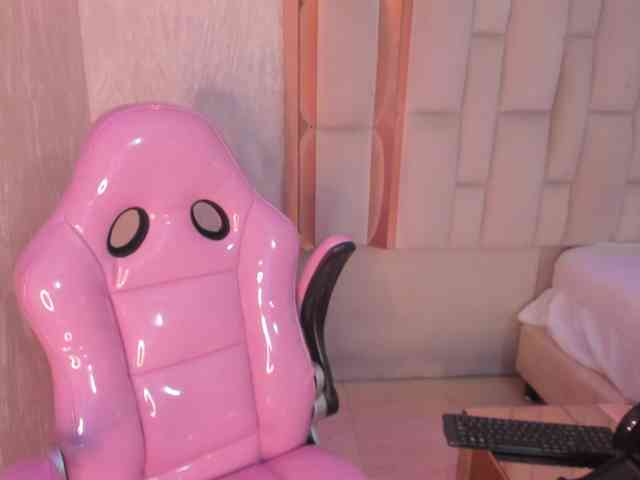 Luna-Belle19 webcam