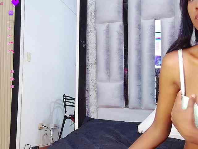 EbonyCoWorker webcam