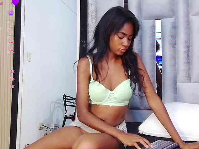 EbonyCoWorker webcam