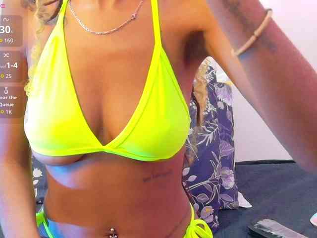 EbonyCoWorker webcam