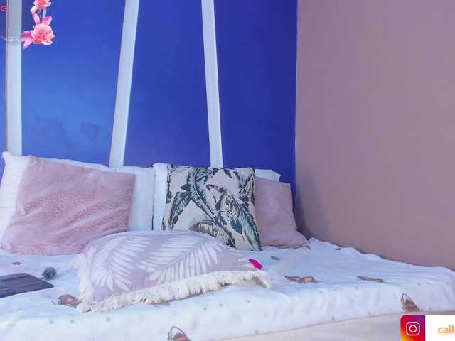 Zoe-s's BongaCams show and profile