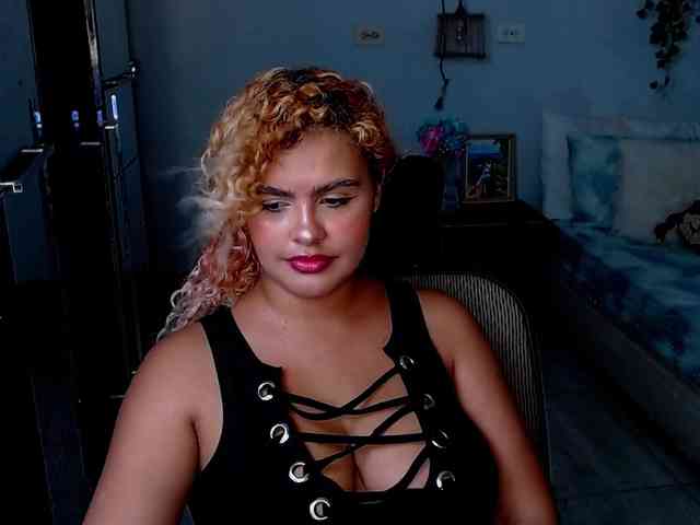 ElizaBonnie webcam
