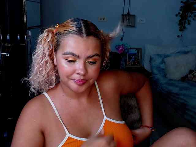 ElizaBonnie webcam