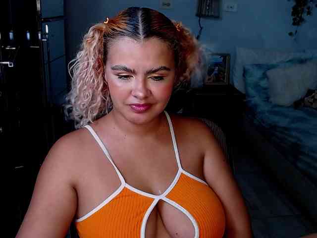 ElizaBonnie webcam