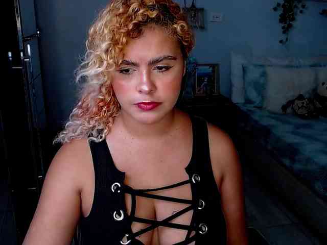 ElizaBonnie webcam
