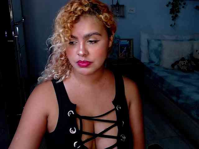 ElizaBonnie webcam