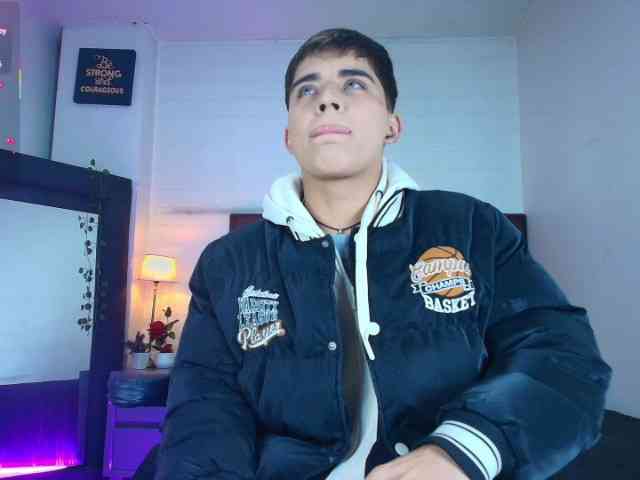 Lucaslovee Lucaslovee