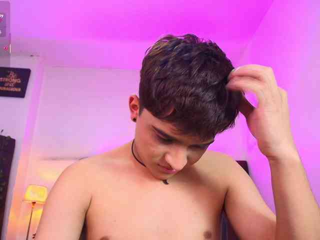 Lucaslovee Lucaslovee