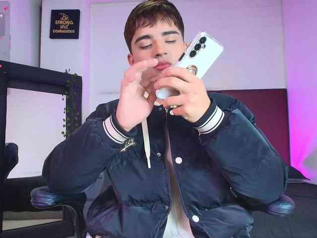 Lucaslovee Lucaslovee