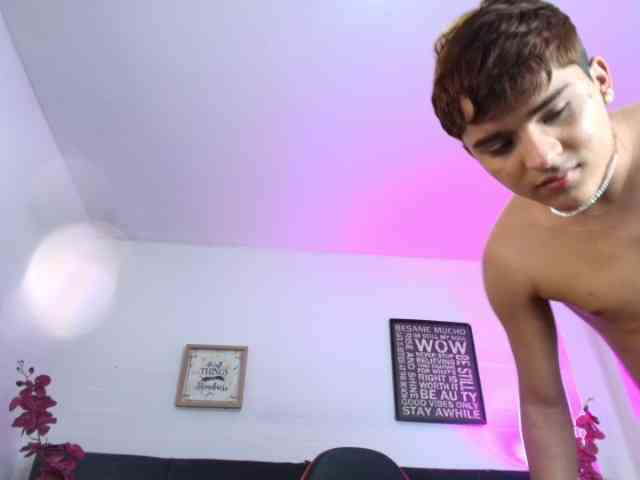 Lucaslovee Lucaslovee