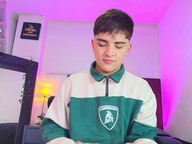 Lucaslovee Lucaslovee