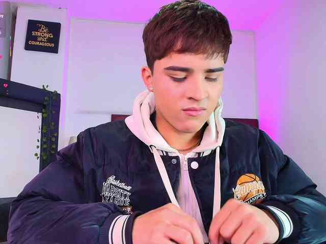 Lucaslovee Lucaslovee