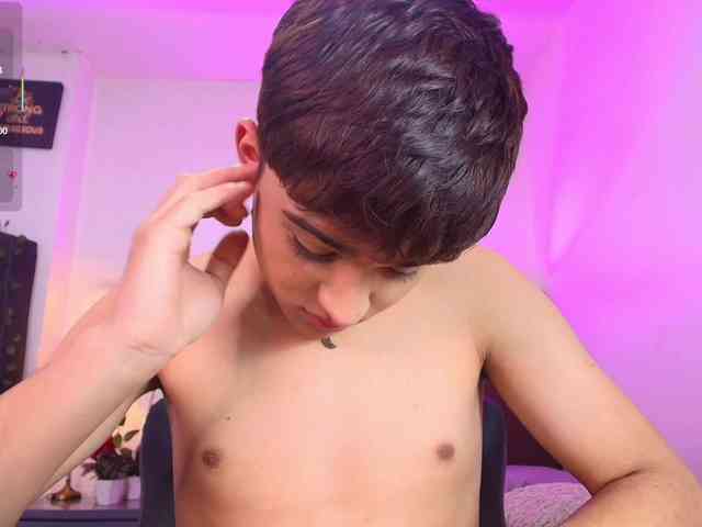 Lucaslovee Lucaslovee