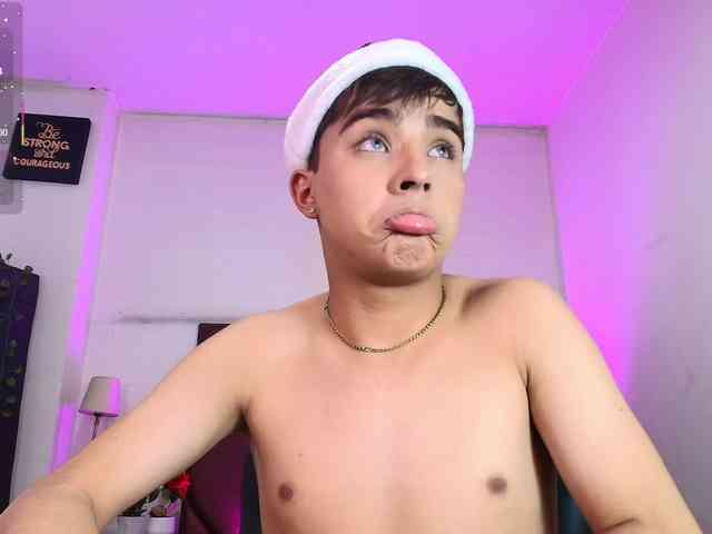 Lucaslovee Lucaslovee