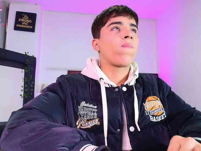 Lucaslovee Lucaslovee