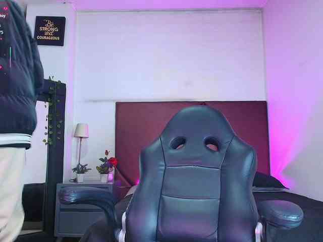 Lucaslovee Lucaslovee