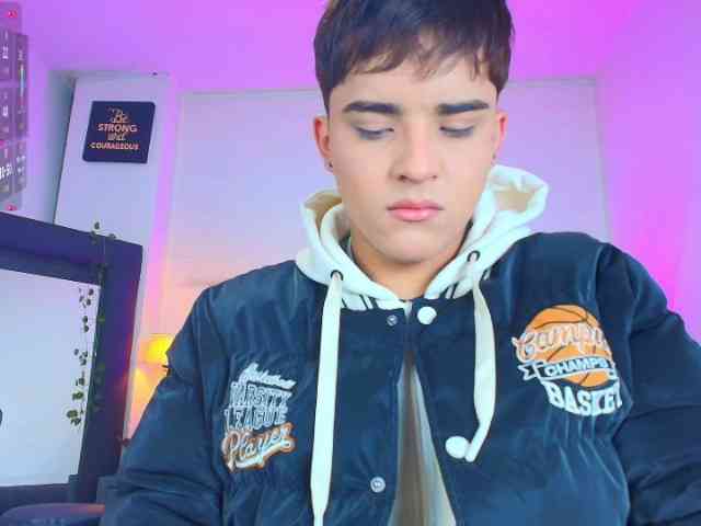 Lucaslovee Lucaslovee