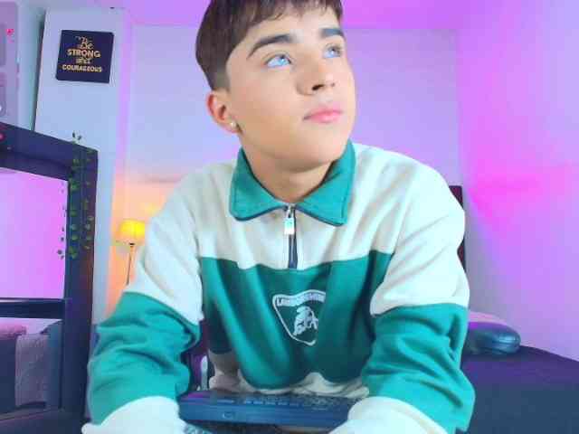 Lucaslovee Lucaslovee