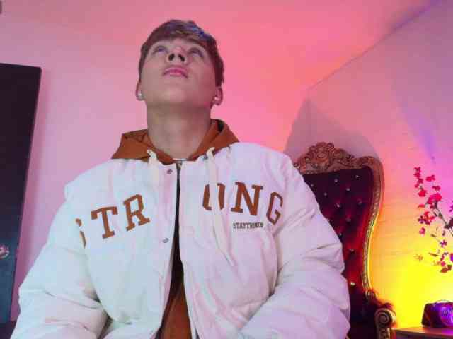 Lucaslovee Lucaslovee