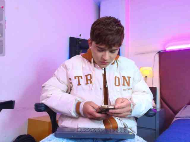 Lucaslovee Lucaslovee