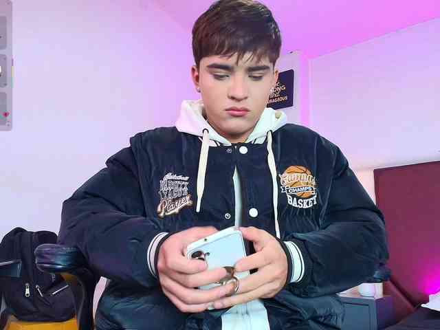 Lucaslovee Lucaslovee