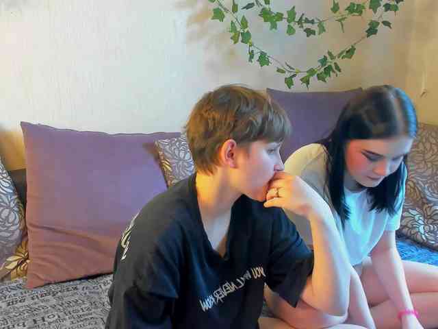 adult random cam Raven-Radiant