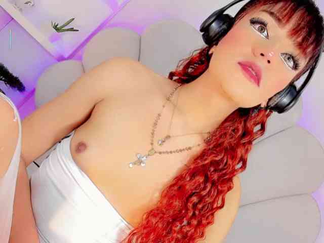 Fannyleah Live Webcam on BongaCams