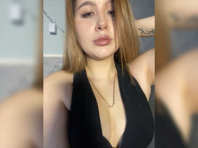 Silviyaa's BongaCams show and profile