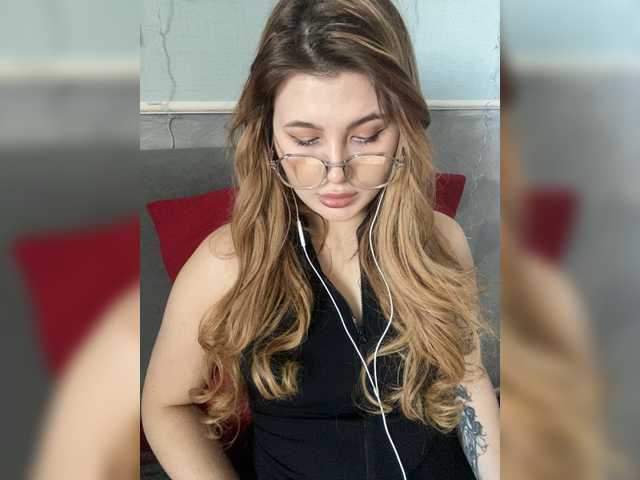 Silviyaa's BongaCams show and profile