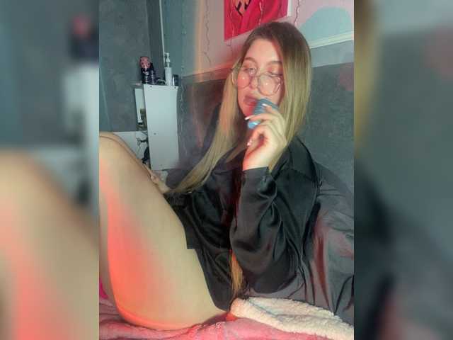 Silviyaa's BongaCams show and profile