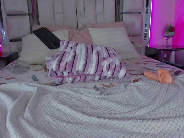 mia-peyton's BongaCams show and profile