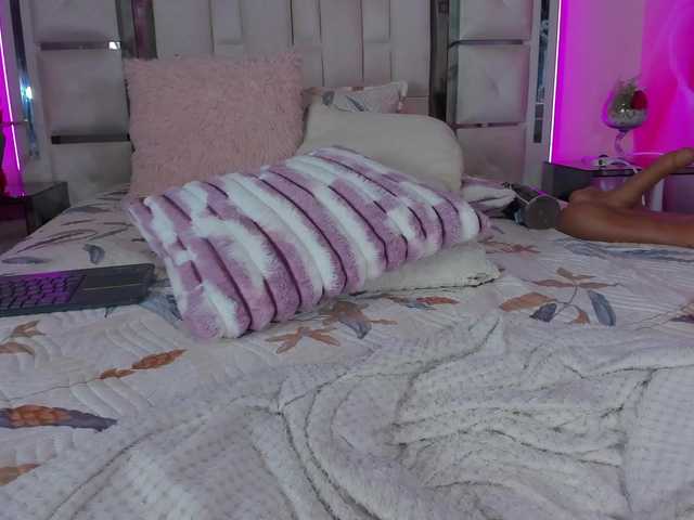 mia-peyton's BongaCams show and profile