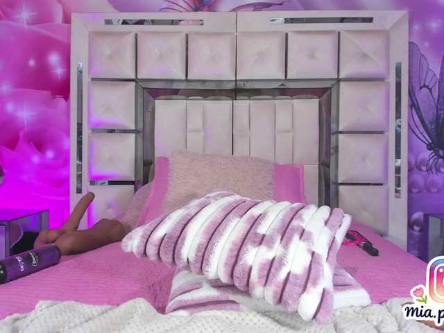 mia-peyton's BongaCams show and profile