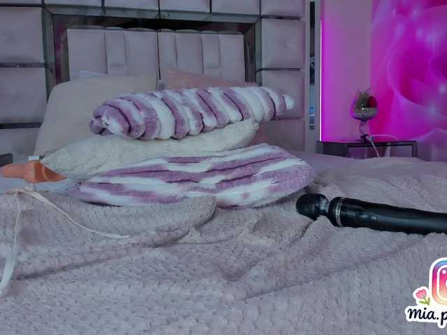 mia-peyton live cam profile