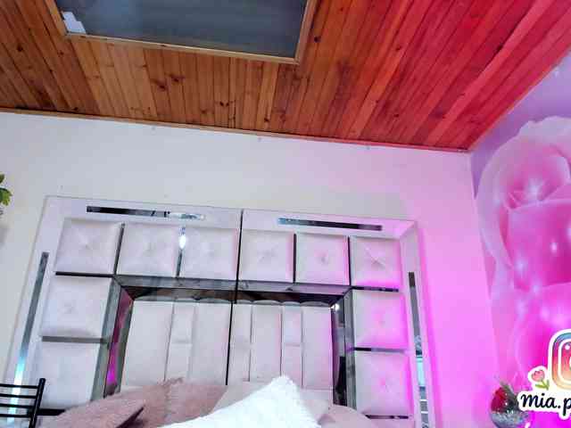 mia-peyton mia-peyton