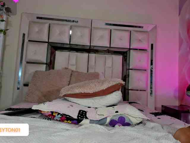 mia-peyton mia-peyton