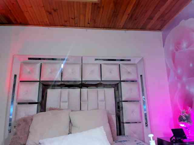 mia-peyton mia-peyton