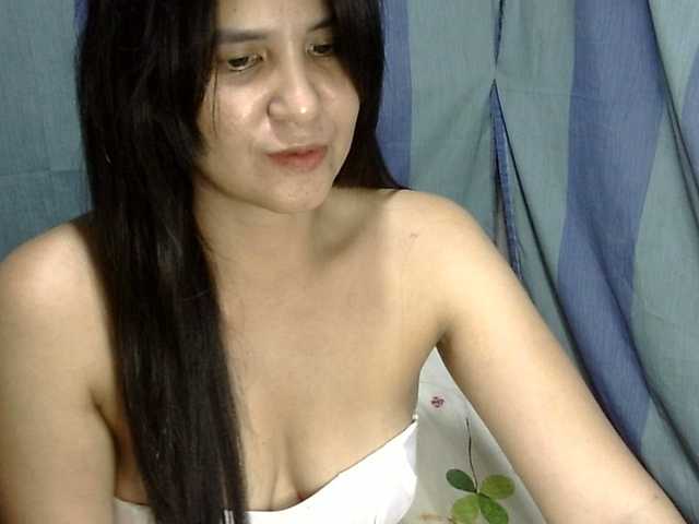 HOTTIEMEE's BongaCams show and profile