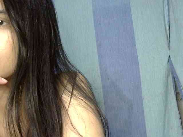 HOTTIEMEE's chatroom