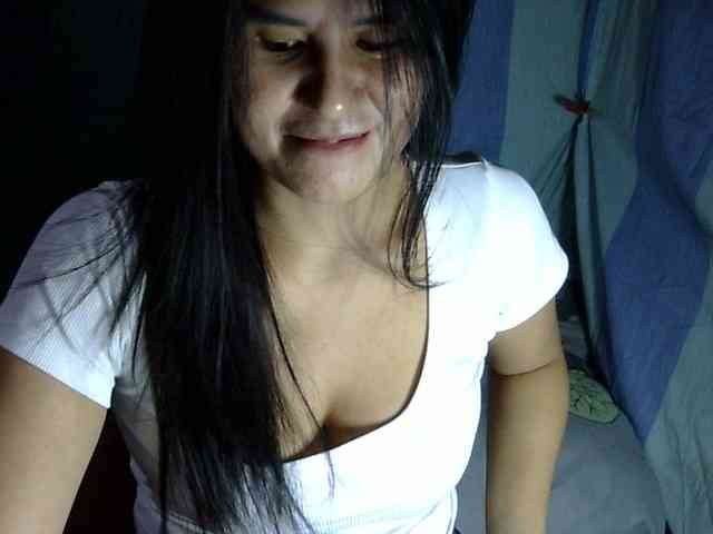 HOTTIEMEE Live Webcam on BongaCams