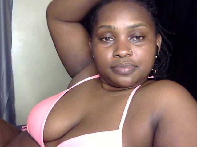 le modèle Mayer- est en webcam porno dans un show sur le site bongacams, il possède les tags suivants: Ebony,Brunette,Trimmed