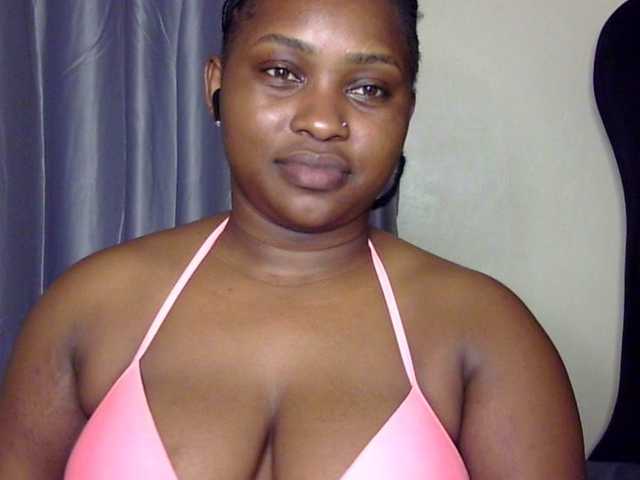 le modèle Mayer- est en webcam porno dans un show sur le site bongacams, il possède les tags suivants: Ebony,Brunette,Trimmed