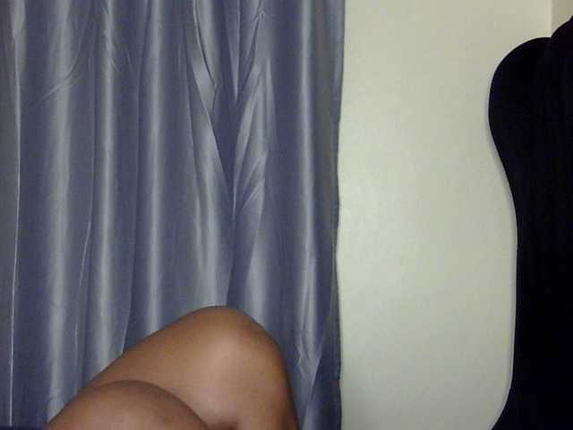 le modèle Mayer- est en webcam porno dans un show sur le site bongacams, il possède les tags suivants: Ebony,Brunette,Trimmed