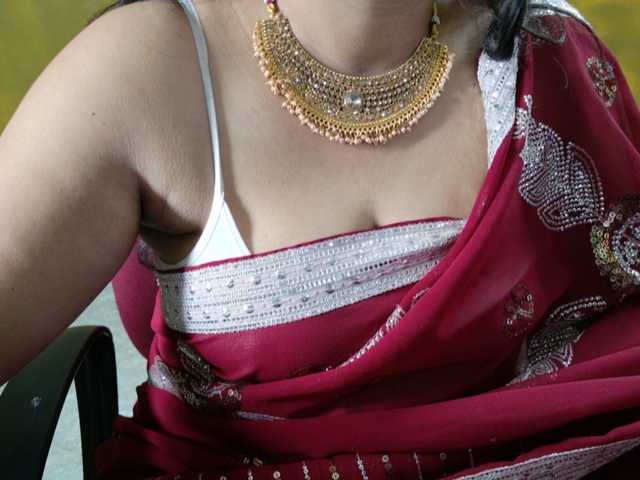 Tamilbabby2025's BongaCams show and profile