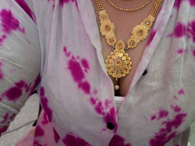 Tamilbabby2025's BongaCams show and profile