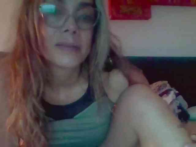 Madelynbroke Live Webcam on BongaCams