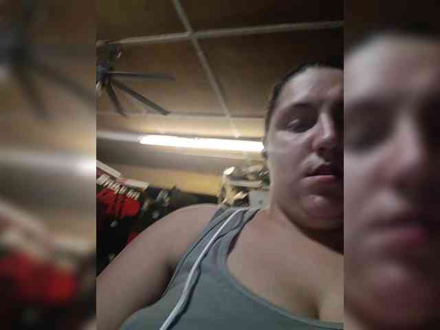 Badmommy32 webcam